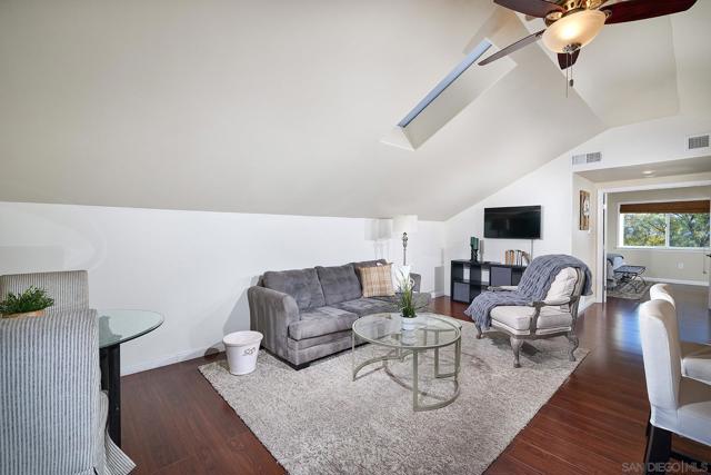 38408 Mesa Rd, Temecula CA: https://media.crmls.org/mediaz/333cc640-008e-4046-aeb1-9ce95d492d52.jpg