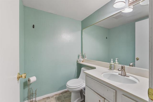 Detail Gallery Image 12 of 18 For 320 Rolling Hills Ln, San Marcos,  CA 92069 - 3 Beds | 2 Baths