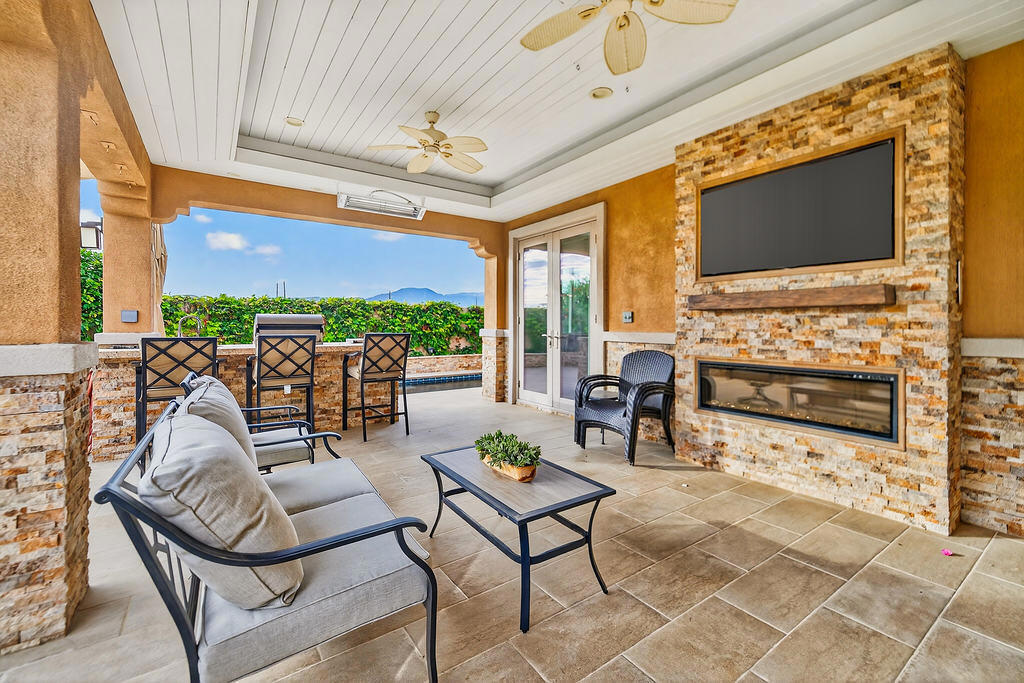 81543 Avenida Celaya