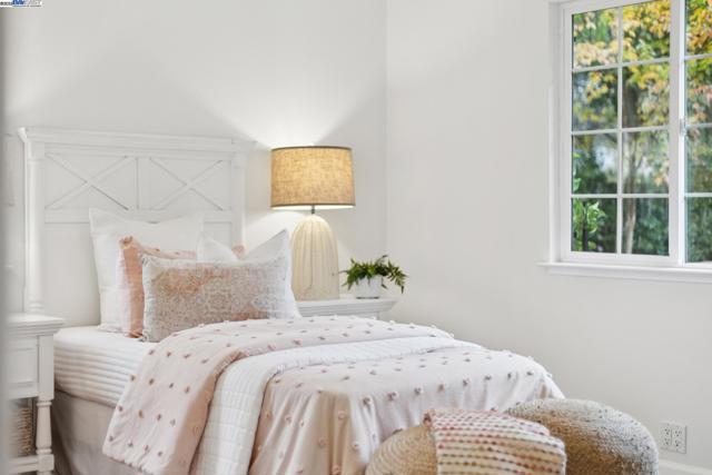 55 Cora Ct, Walnut Creek CA: https://media.crmls.org/mediaz/333d96ce-26a6-48ee-b2be-333d549f3ced.jpg