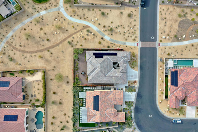 80 Zinfandel, Rancho Mirage CA: https://media.crmls.org/mediaz/333da548-b8cd-4d2b-8087-053d1b536024.jpg
