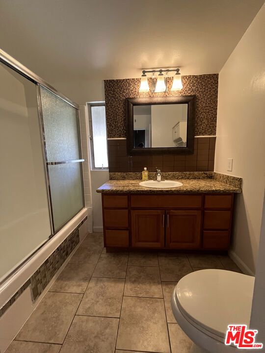 3050 S Bristol Street, Santa Ana CA: https://media.crmls.org/mediaz/333f6347-34f8-470b-8b46-7fad3cb5c2ab.jpg
