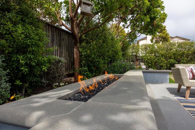 102 Carnoustie Drive, Half Moon Bay CA: https://media.crmls.org/mediaz/333fa5fe-111a-49e8-9168-861aa887efc3.jpg