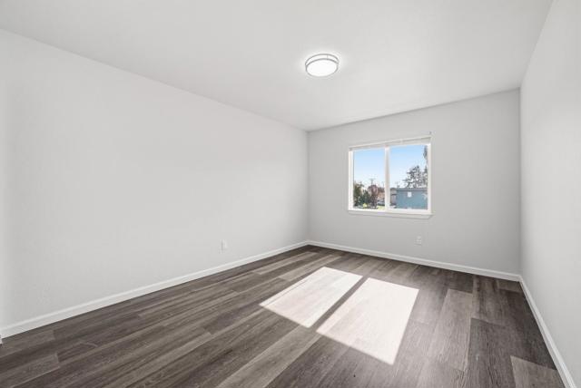 7876 Bancroft Avenue, Oakland CA: https://media.crmls.org/mediaz/3340284a-2324-4d6c-a070-be66e1140d61.jpg