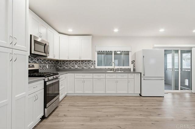 Detail Gallery Image 9 of 59 For 200 N El Camino Real #46,  Oceanside,  CA 92058 - 2 Beds | 2 Baths