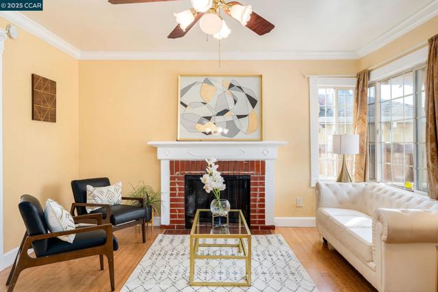 66 Murdock St, Richmond CA: https://media.crmls.org/mediaz/334116ac-de7a-4e70-abbf-4bfeac5ce0ce.jpg