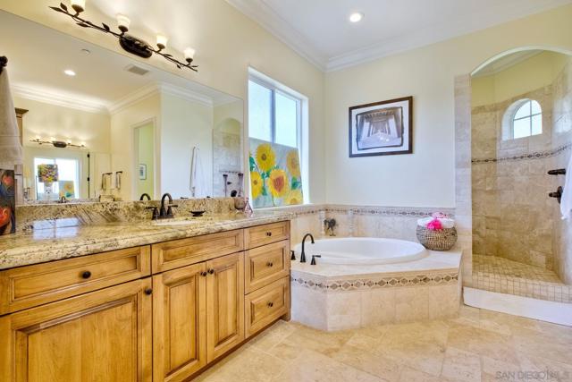 2224 Dos Lomas, Fallbrook CA: https://media.crmls.org/mediaz/33411b17-fbf5-456e-aa62-0b5fce15a7d4.jpg