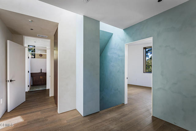 Detail Gallery Image 4 of 30 For 596 Quail Dr, Los Angeles,  CA 90065 - 3 Beds | 2 Baths