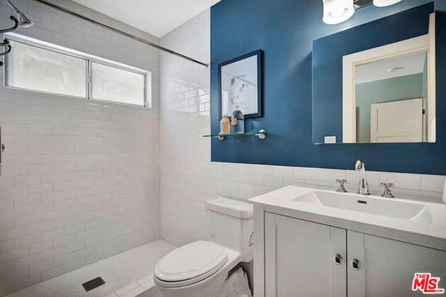 14071 Roblar Road, Sherman Oaks CA: https://media.crmls.org/mediaz/33424a52-dcc9-4f96-b06d-fa724ec23461.jpg