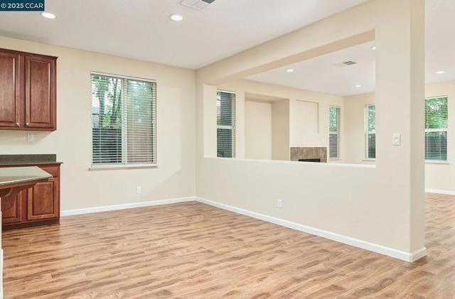 4874 Snowy Egret Way, Oakley CA: https://media.crmls.org/mediaz/3342611d-8ee8-42fa-9e48-e100ede6c884.jpg
