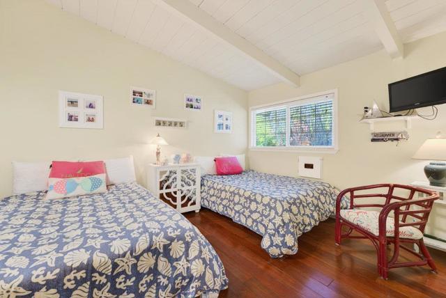 619 Beach Drive, Aptos CA: https://media.crmls.org/mediaz/334285f7-3cb6-4fb7-b1ae-d46b74daac15.jpg
