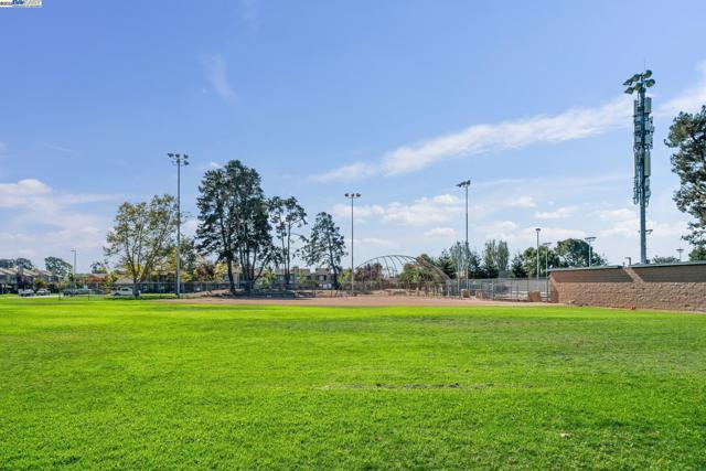 101 Carob Ln, Alameda CA: https://media.crmls.org/mediaz/3342e231-b319-4e13-b91e-e71ec6aca6b5.jpg