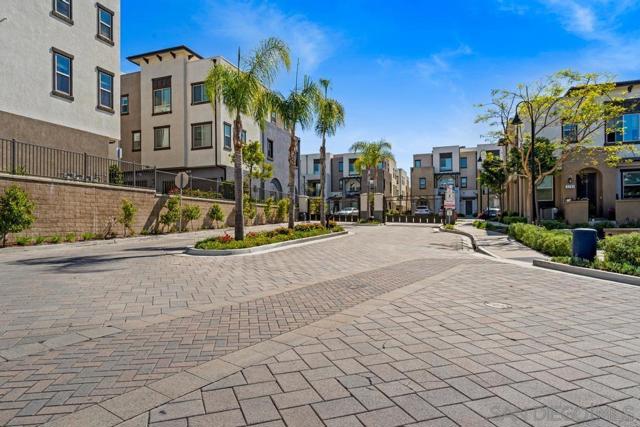 2445 Verano Way, Vista CA: https://media.crmls.org/mediaz/33432af5-19b5-478e-baba-9681f7ceb8cd.jpg
