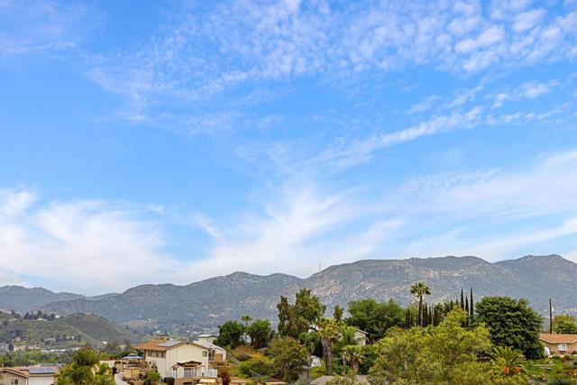 9100 Single Oak Dr, Lakeside CA: https://media.crmls.org/mediaz/33435606-39f8-43e4-9c34-98ed390257c3.jpg