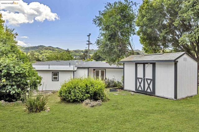 4369 Nelson DR, Richmond CA: https://media.crmls.org/mediaz/3343ea2e-96e2-4df2-96c8-b996bce65572.jpg