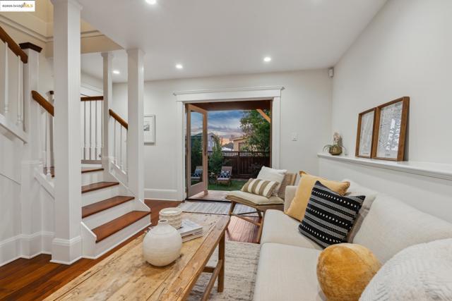5429 Belgrave Pl., Oakland CA: https://media.crmls.org/mediaz/3344edcc-2760-42d2-9bcf-590645cafcc5.jpg