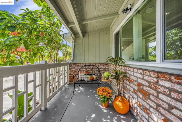Image 8 of 59 For 1401 Via Coralla