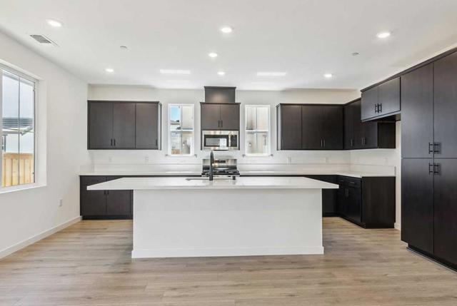 2524 Big Sky Drive, Fairfield CA: https://media.crmls.org/mediaz/3345fd8d-b02d-4b42-a497-94376e4cf42a.jpg
