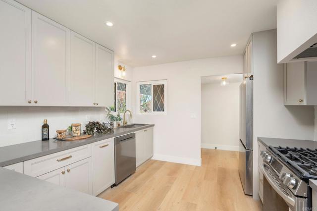 Detail Gallery Image 9 of 26 For 20338 Lake Erie Dr, Walnut,  CA 91789 - 4 Beds | 2 Baths