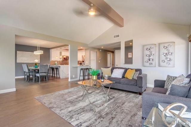1315 Camino Linda Dr, San Marcos CA: https://media.crmls.org/mediaz/3346c248-8a82-4437-b675-111f4648ca47.jpg