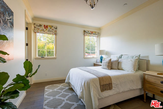 735 N Stanley Avenue, Los Angeles CA: https://media.crmls.org/mediaz/3346e08c-99c4-4285-bc22-74100c07fea9.jpg