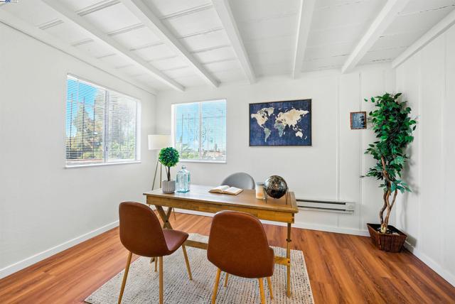 2539 Grande Vista Ave, Oakland CA: https://media.crmls.org/mediaz/33474848-a35b-44aa-b8fa-fa15e1123fc6.jpg