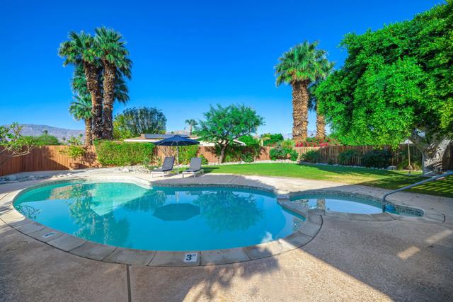 74277 Myrsine Avenue, Palm Desert CA: https://media.crmls.org/mediaz/3347519e-333c-4df0-ad30-c7079aa44abf.jpg