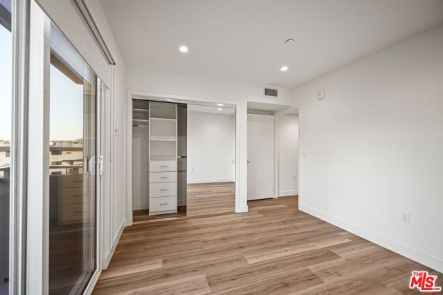 10405 Louisiana Avenue, Los Angeles CA: https://media.crmls.org/mediaz/3347e3a0-45c3-41f7-96d9-b78c7d5d3aab.jpg