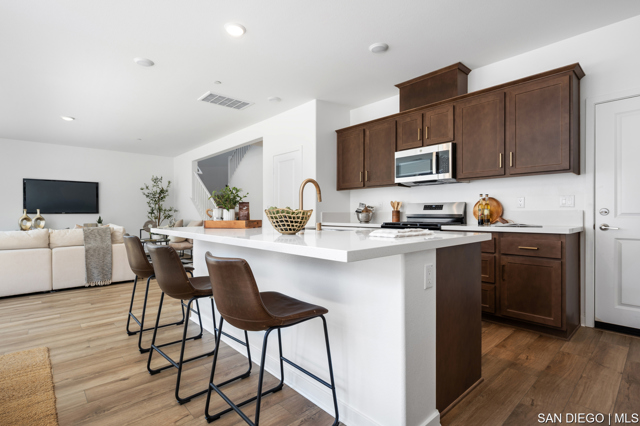 15353 Dawning CT, Lake Elsinore CA: https://media.crmls.org/mediaz/3348a231-bc2b-422a-981e-b225ca3e38b0.jpg