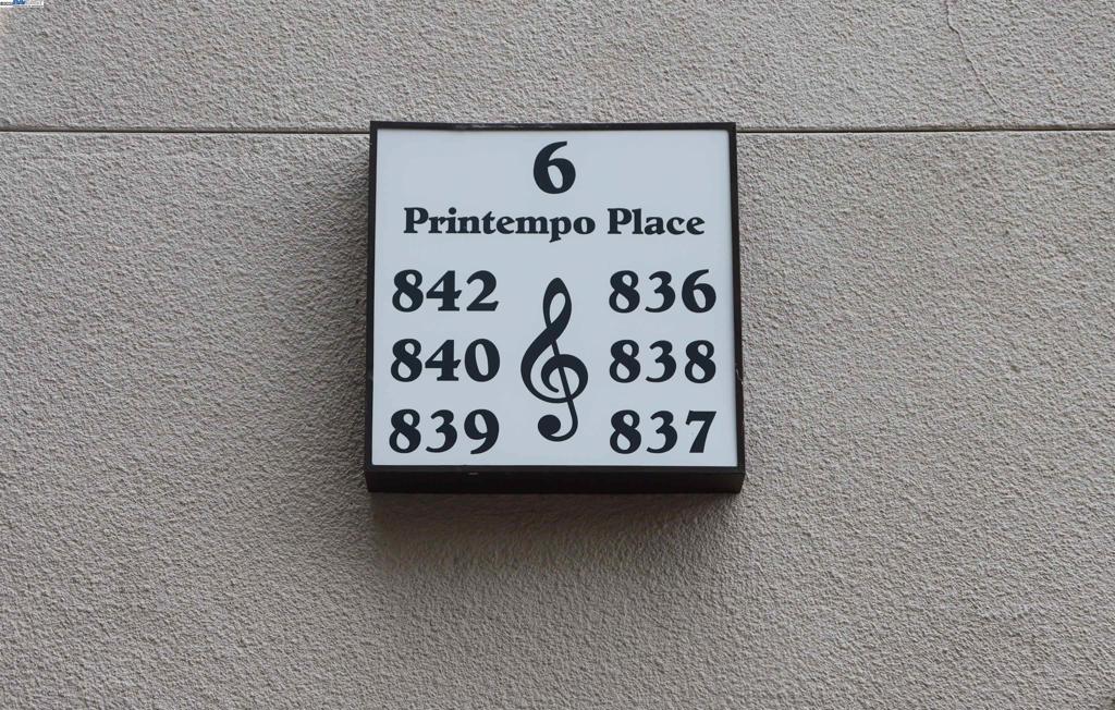 https://media.crmls.org/mediaz/3349515f-096b-4678-9b68-f15c3beebc5b.jpg?preset=X-Large