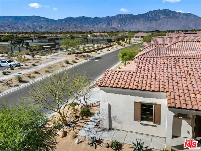 86 Burgundy, Rancho Mirage CA: https://media.crmls.org/mediaz/33495386-bd80-4f09-a669-97ad07f58337.jpg