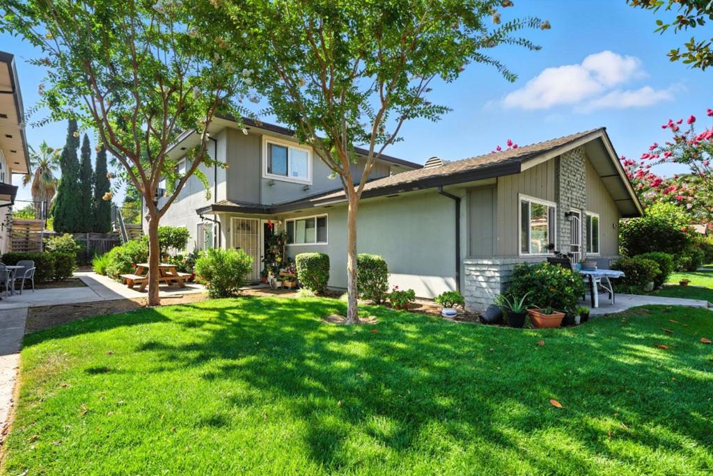1264 Bouret Drive #4