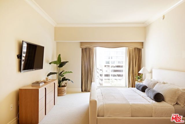 10727 Wilshire Boulevard, Los Angeles CA: https://media.crmls.org/mediaz/3349742f-07e1-48b9-bb05-66f45f0e0c08.jpg