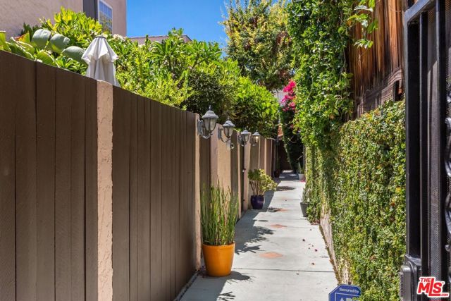 837 Westmount Drive, West Hollywood CA: https://media.crmls.org/mediaz/33497d1d-fb6a-4295-be37-475062ce7f99.jpg