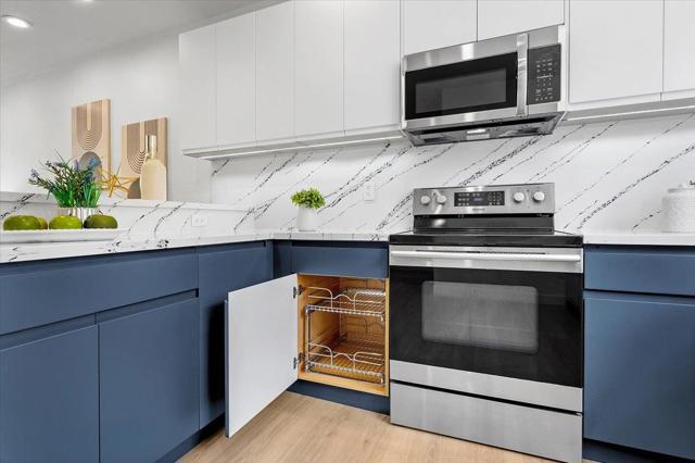 1690 Civic Center Drive, Santa Clara CA: https://media.crmls.org/mediaz/3349876e-4727-475a-86ce-0c3c79e4859f.jpg