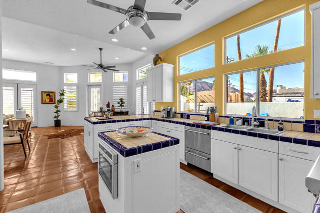 77440 Calle Ensenada, La Quinta CA: https://media.crmls.org/mediaz/33499c29-5c9c-4ea9-ab2a-205d92dcc815.jpg