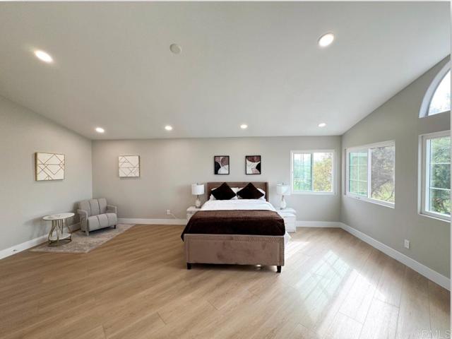 Detail Gallery Image 4 of 51 For 2030 San Remo Dr, Oceanside,  CA 92056 - 4 Beds | 3 Baths