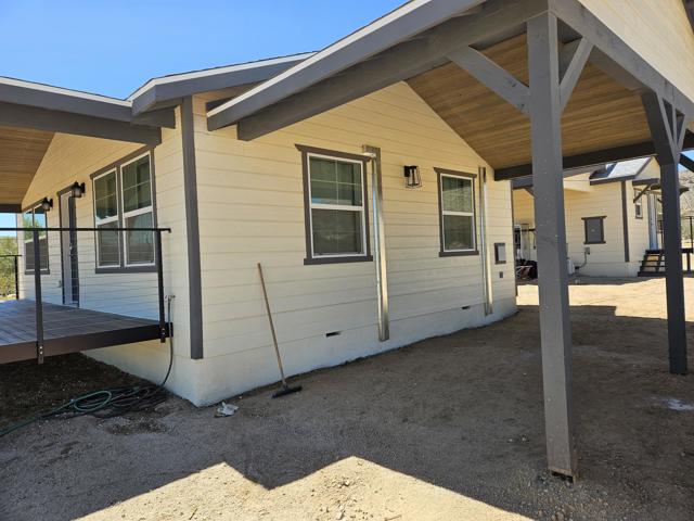 4884 Avenida Del Sol, Joshua Tree CA: https://media.crmls.org/mediaz/334a2b8e-994f-4f81-a718-de1e0f588e8e.jpg