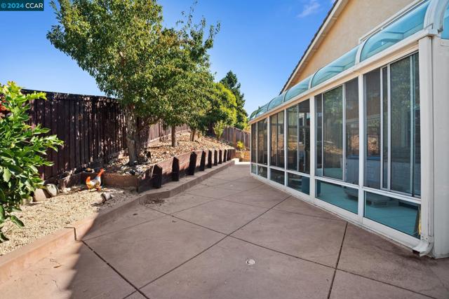 Image 44 of 59 For 5404 Glenwood Ct