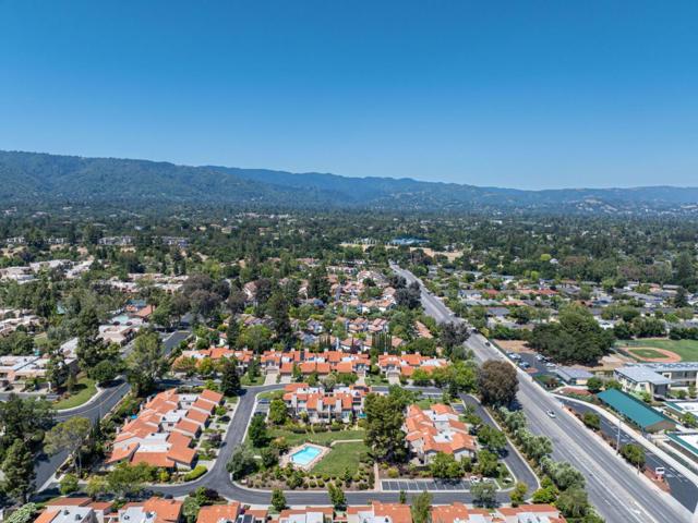 135 Calle Larga, Los Gatos CA: https://media.crmls.org/mediaz/334b6cd7-508d-452a-9378-9ee1eab2f6e0.jpg