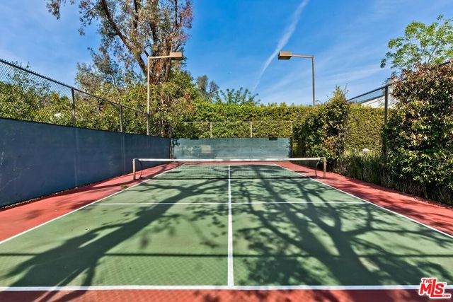 2807 Deep Canyon Drive, Beverly Hills CA: https://media.crmls.org/mediaz/334c6e37-c241-4174-8c6b-1b5c80fcee28.jpg
