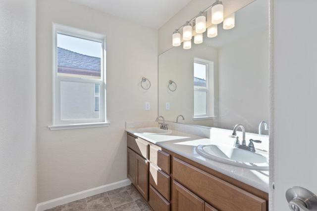 772 Livingston Avenue, King City CA: https://media.crmls.org/mediaz/334cdf06-b327-4175-838c-1f98d2bc7d4d.jpg