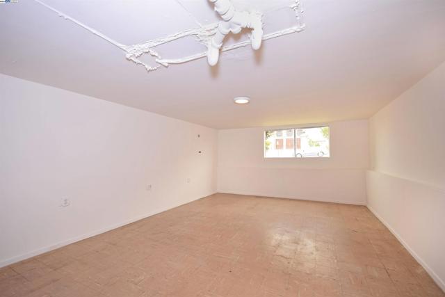 22813 2Nd St, Hayward CA: https://media.crmls.org/mediaz/334d683f-9df4-4448-9884-9d83908d54d0.jpg