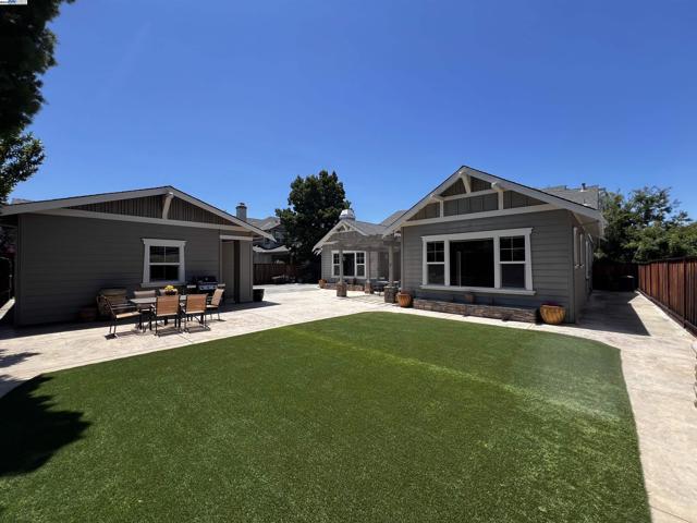 2344 Treadwell St, Livermore CA: https://media.crmls.org/mediaz/334e4962-68bf-4be5-a54c-03139b5eae68.jpg