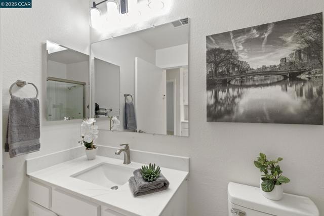 731 Lakemont Pl, San Ramon CA: https://media.crmls.org/mediaz/334ee931-59f5-46da-93da-b247a3a2d3f4.jpg