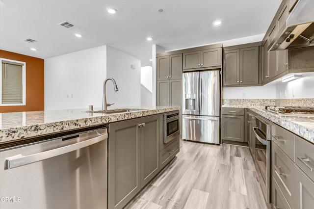 Detail Gallery Image 7 of 40 For 551 Jubilee Pl, Santa Paula,  CA 93060 - 4 Beds | 3/1 Baths