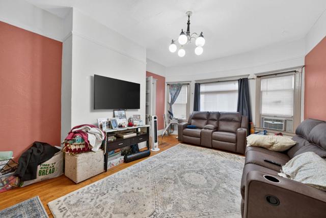 309 N 5th Street, San Jose CA: https://media.crmls.org/mediaz/334f05bb-7e3a-4035-a67e-58e9efc68cf1.jpg