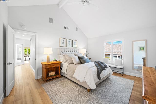 711 Glen Eagle Ct, Danville CA: https://media.crmls.org/mediaz/334f419a-9a54-4731-bf8f-91a4a7ed7ce5.jpg