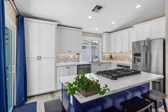 150 Rock Glen Way, Santee CA: https://media.crmls.org/mediaz/334fabe8-0d69-4789-bf46-19e80691ca90.jpg