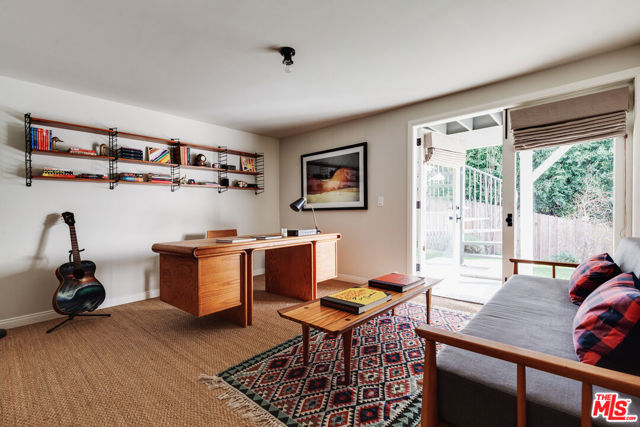 3629 Serra Road, Malibu CA: https://media.crmls.org/mediaz/334fbbb8-55bb-474c-86de-336c64b84eff.jpg
